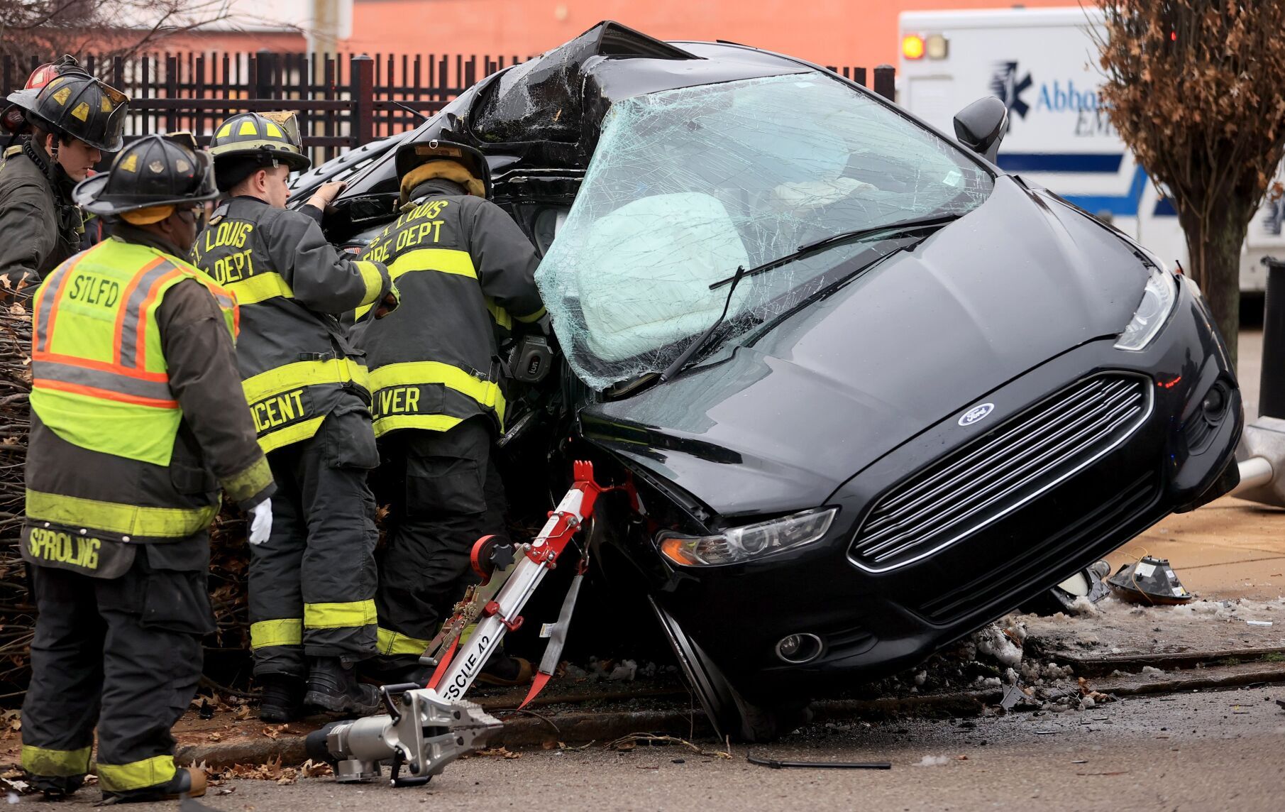 Carjacking suspect crash
